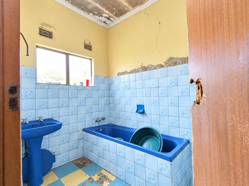 6 Bedroom Property for Sale in Northcrest Eastern Cape